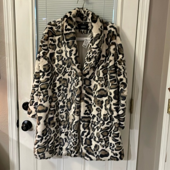 AKIRA Jackets & Blazers - NWT AKIRA FAUX FUR CHEETAH LEOPARD COAT LARGE